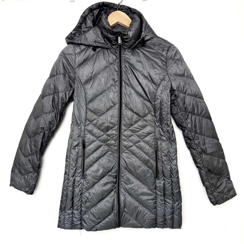 Bcbgeneration Gray Ultra Lightweight Packable Dow… - image 1